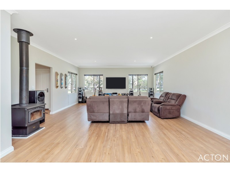 33 Rangeview Loop, Serpentine WA 6125