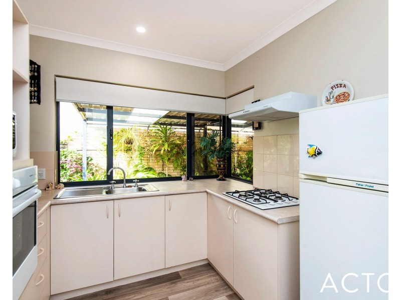 8 Cassia Street, Greenfields WA 6210