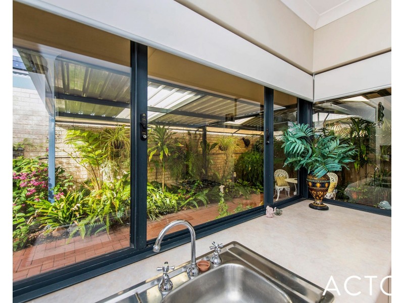 8 Cassia Street, Greenfields WA 6210