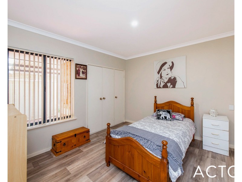 8 Cassia Street, Greenfields WA 6210