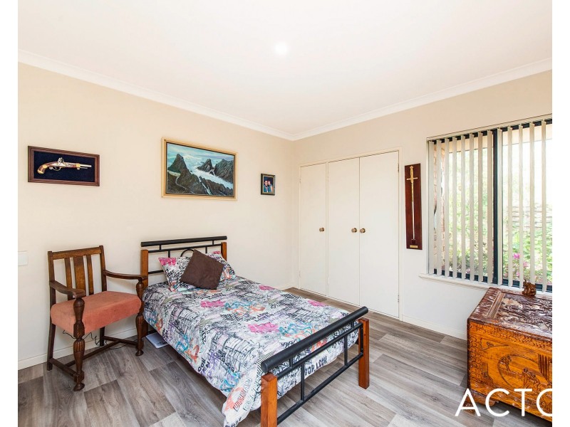8 Cassia Street, Greenfields WA 6210