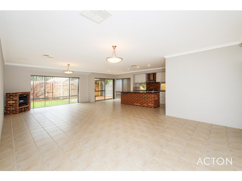 3 Dyer Lane, Lakelands WA 6180