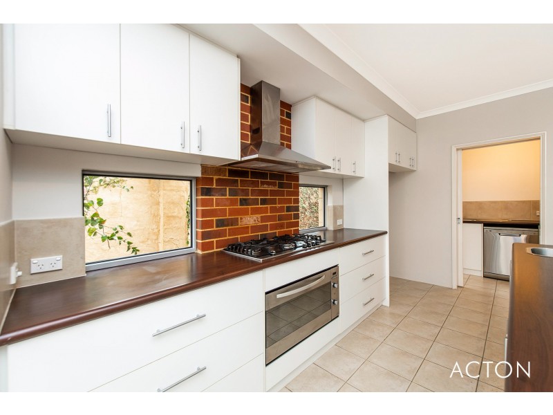 3 Dyer Lane, Lakelands WA 6180