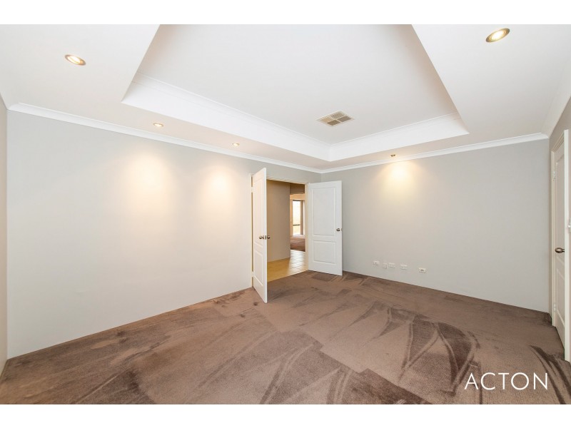 3 Dyer Lane, Lakelands WA 6180