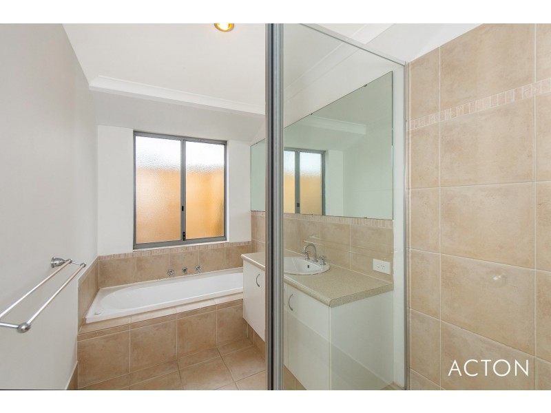 3 Dyer Lane, Lakelands WA 6180