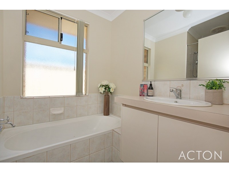 2/98 Teranca Road, Greenfields WA 6210