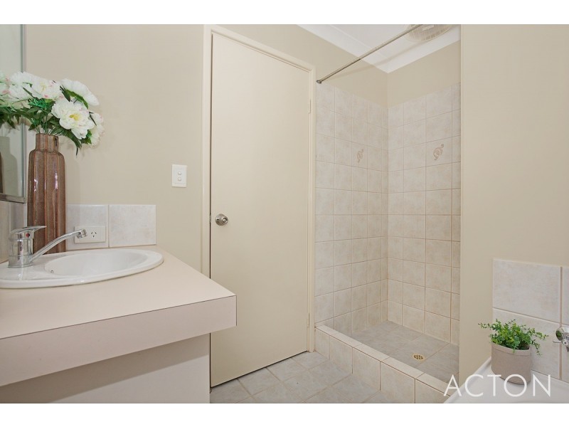 2/98 Teranca Road, Greenfields WA 6210