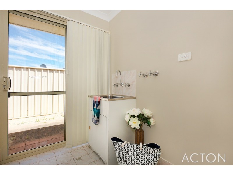 2/98 Teranca Road, Greenfields WA 6210