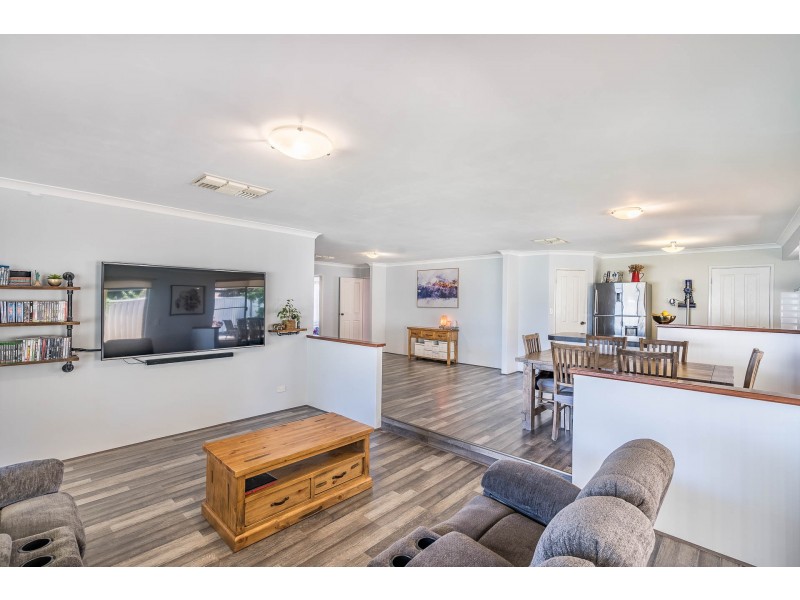 43 Reynolds Avenue, Greenfields WA 6210