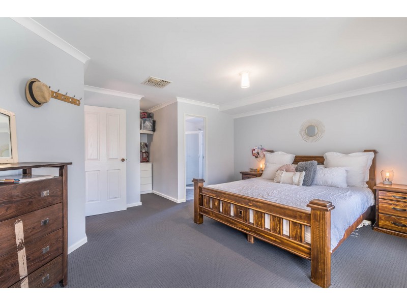 43 Reynolds Avenue, Greenfields WA 6210