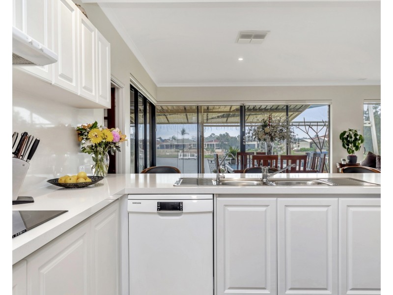 34 Heron Place, South Yunderup WA 6208