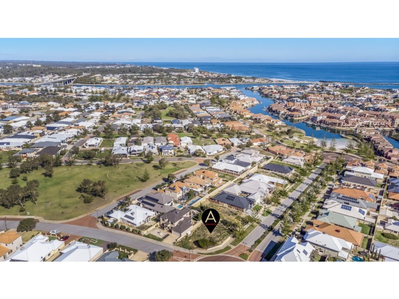 86 Baloo Crescent, Wannanup WA 6210