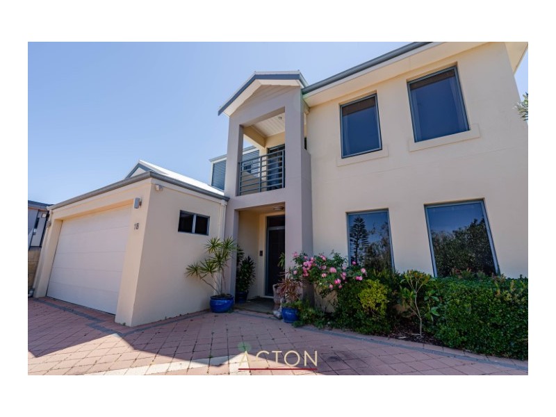 18 SEAVIEW PARADE, Wannanup WA 6210