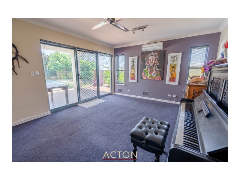 18 SEAVIEW PARADE, Wannanup WA 6210