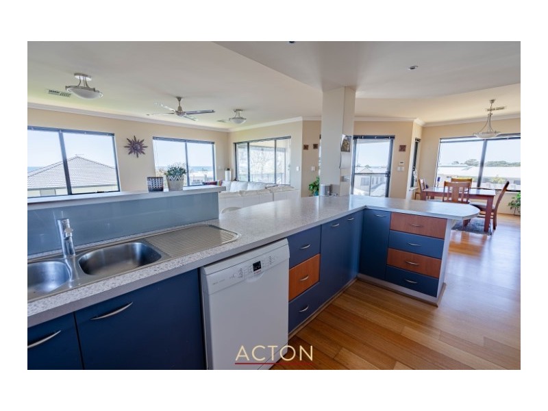 18 SEAVIEW PARADE, Wannanup WA 6210