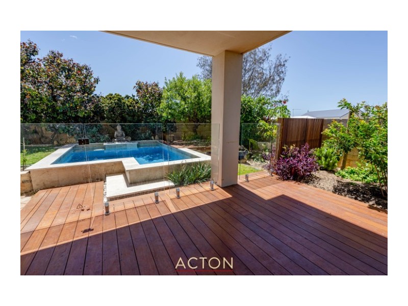 18 SEAVIEW PARADE, Wannanup WA 6210