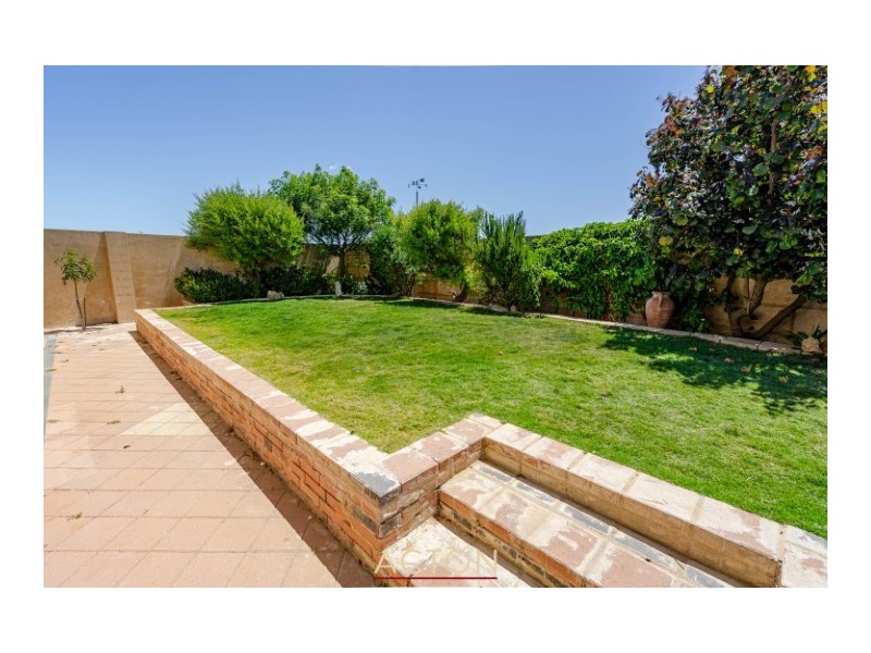 18 SEAVIEW PARADE, Wannanup WA 6210