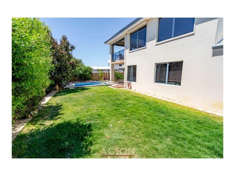 18 SEAVIEW PARADE, Wannanup WA 6210