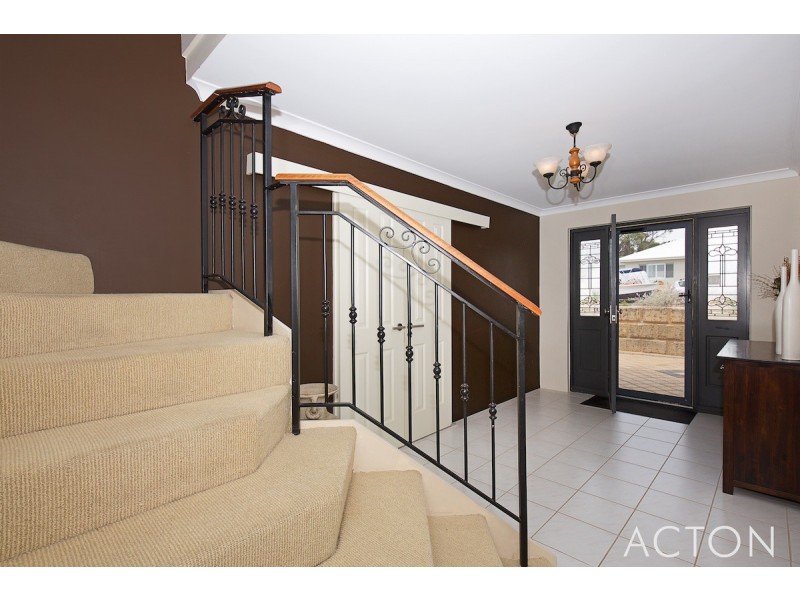 27 Peppertree Close, Wannanup WA 6210