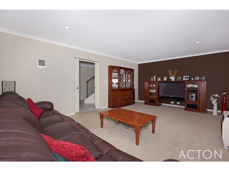 27 Peppertree Close, Wannanup WA 6210
