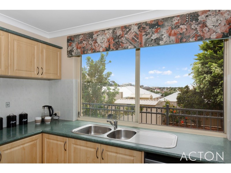 27 Peppertree Close, Wannanup WA 6210