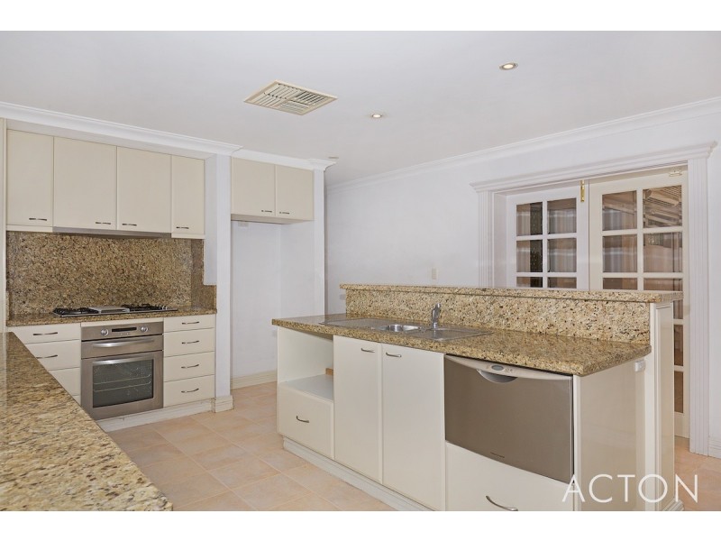 19 Sandford Crescent, Halls Head WA 6210