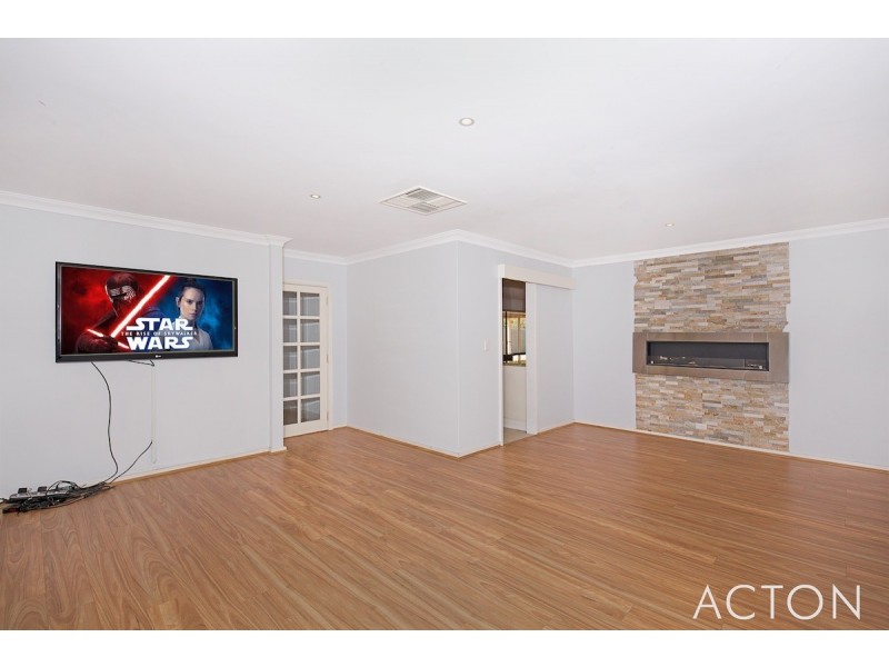 19 Sandford Crescent, Halls Head WA 6210