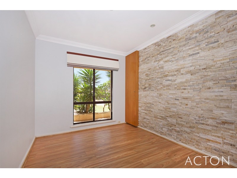 19 Sandford Crescent, Halls Head WA 6210