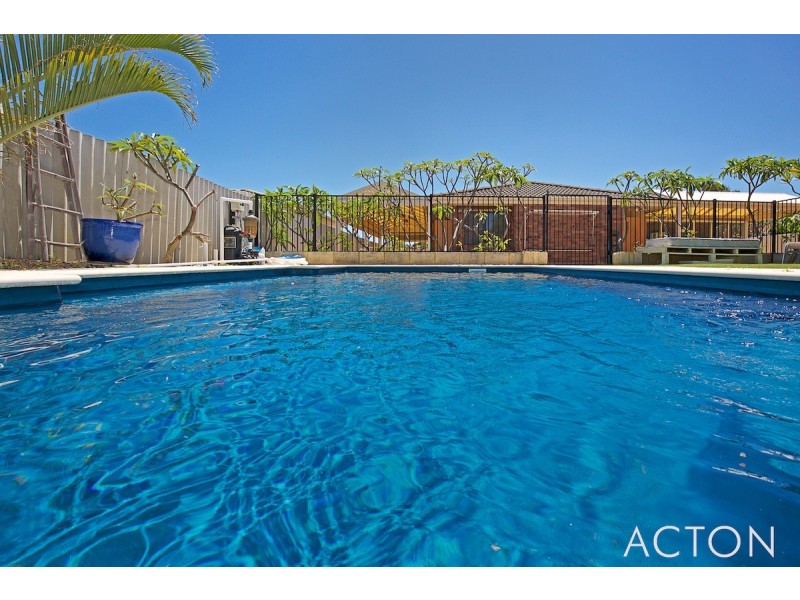 19 Sandford Crescent, Halls Head WA 6210