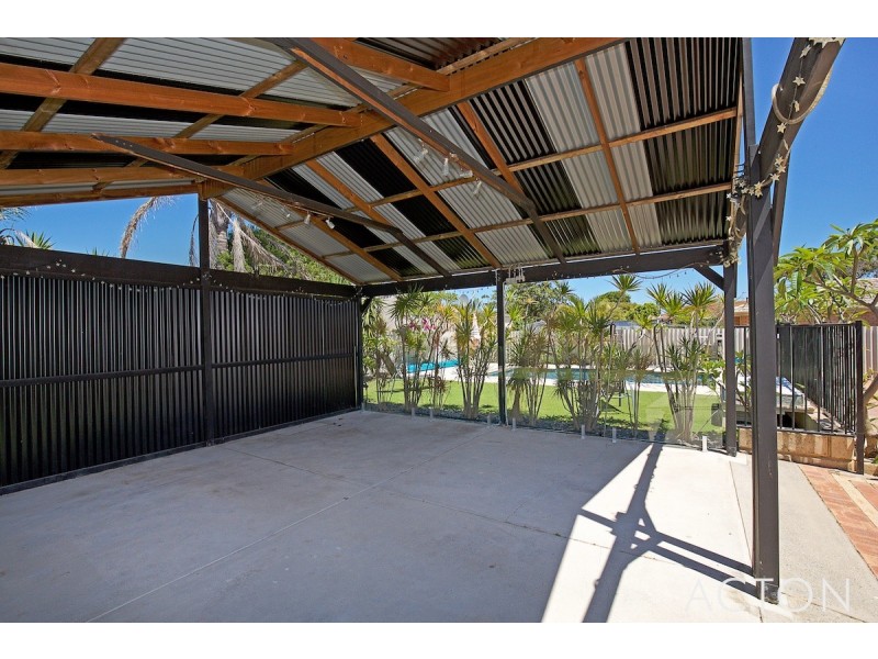19 Sandford Crescent, Halls Head WA 6210