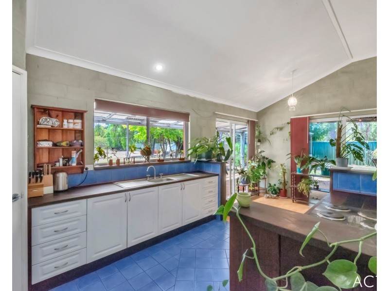 633 Southern Estuary Road, Lake Clifton WA 6215