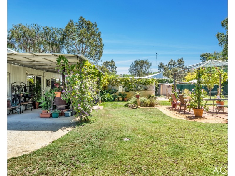 633 Southern Estuary Road, Lake Clifton WA 6215