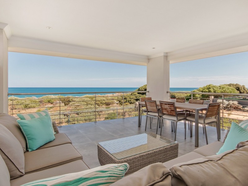 95 Boardwalk Boulevard, Halls Head WA 6210