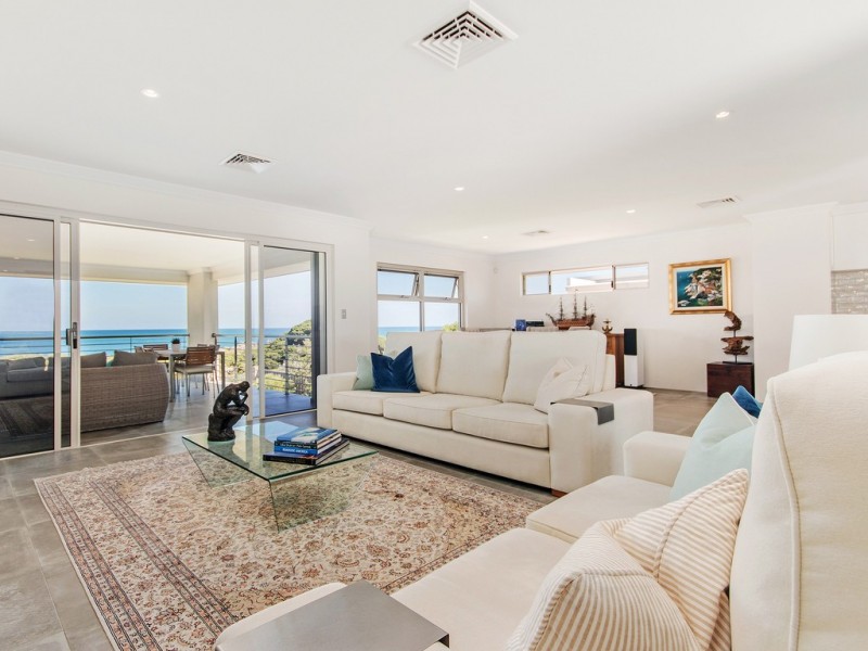 95 Boardwalk Boulevard, Halls Head WA 6210