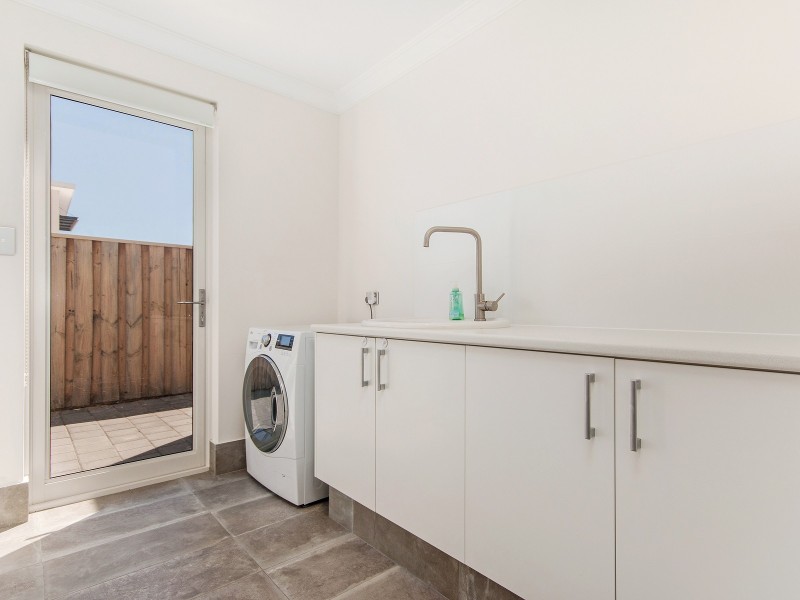 95 Boardwalk Boulevard, Halls Head WA 6210