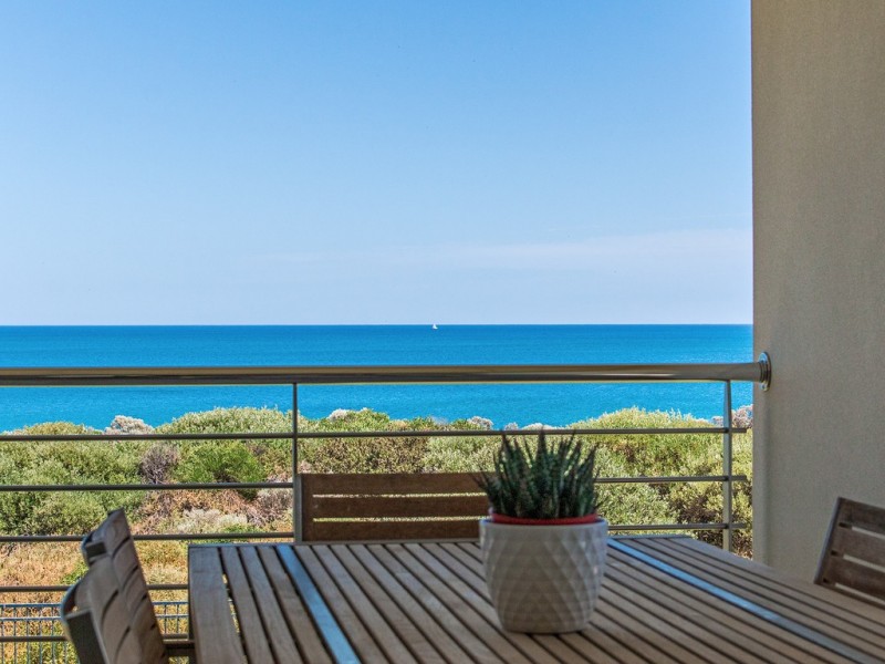 95 Boardwalk Boulevard, Halls Head WA 6210