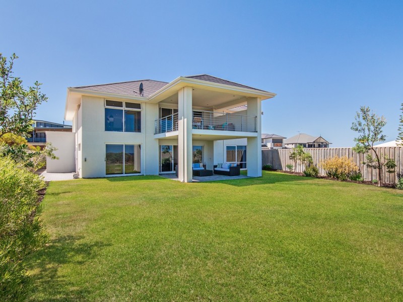 95 Boardwalk Boulevard, Halls Head WA 6210