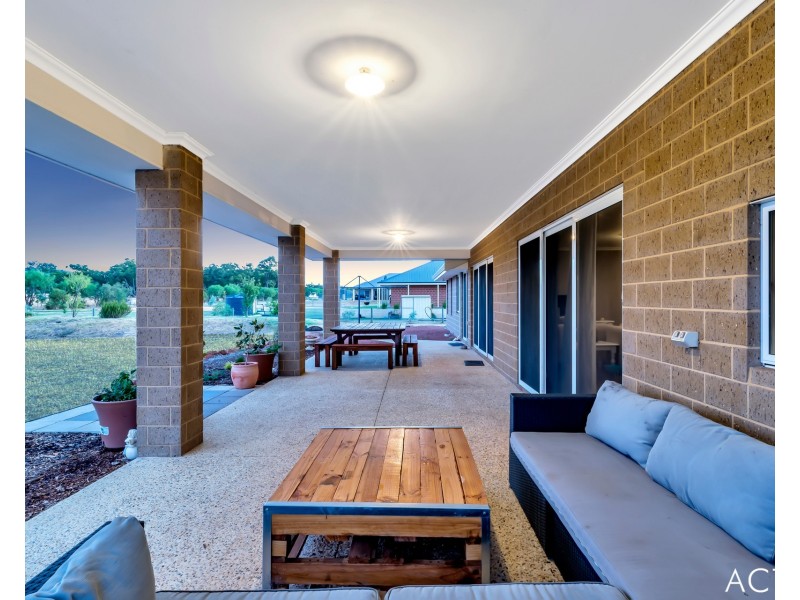 94 Rangeview Loop, Serpentine WA 6125