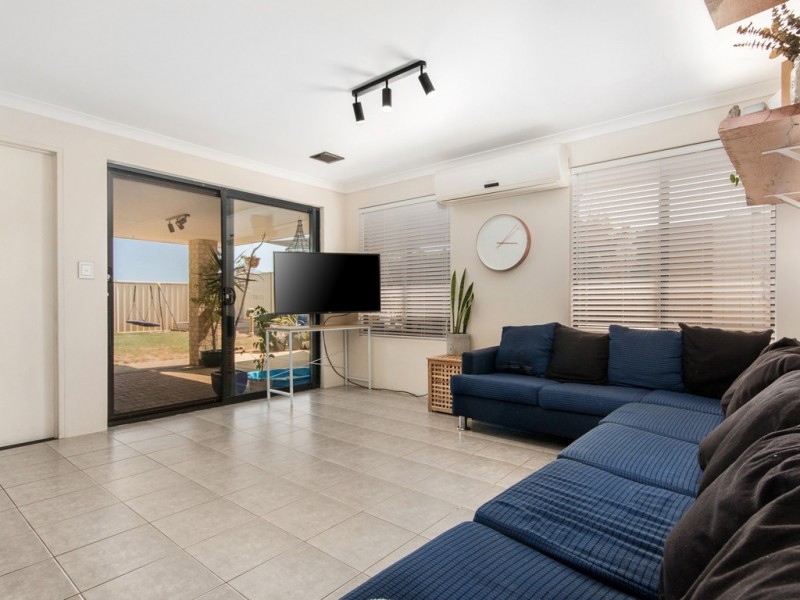 50 Highcliffe Circle, Lakelands WA 6180