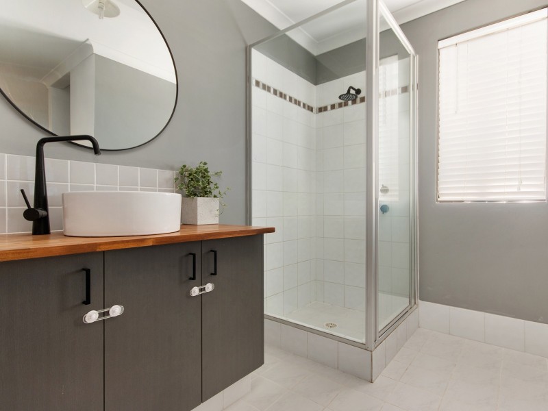 50 Highcliffe Circle, Lakelands WA 6180