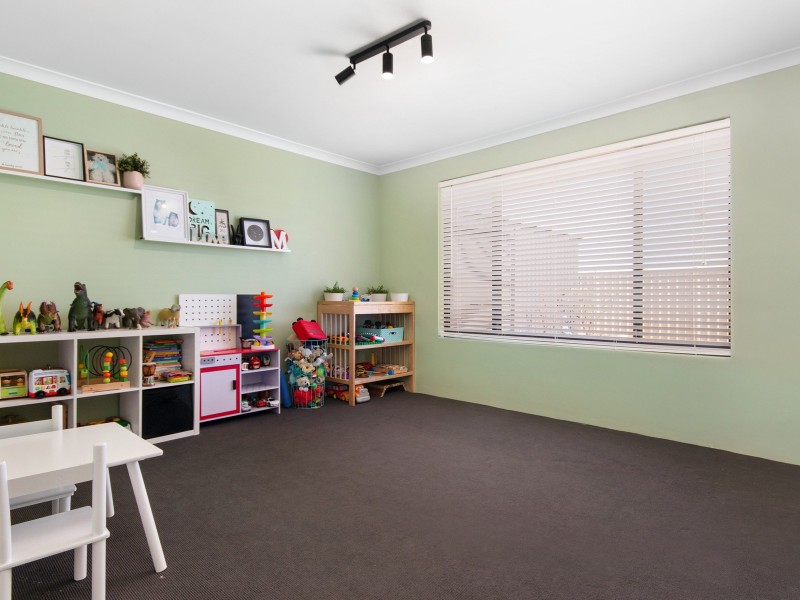 50 Highcliffe Circle, Lakelands WA 6180