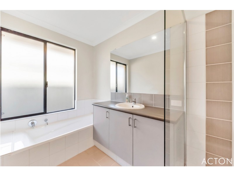 12 Harvey Crescent, South Yunderup WA 6208