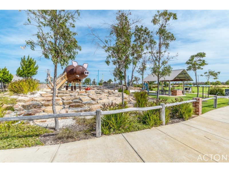 12 Harvey Crescent, South Yunderup WA 6208