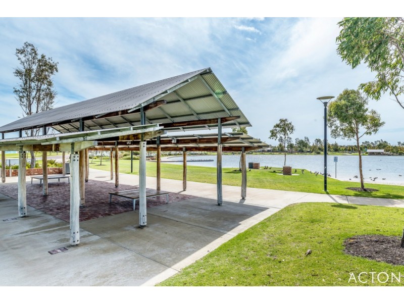 12 Harvey Crescent, South Yunderup WA 6208