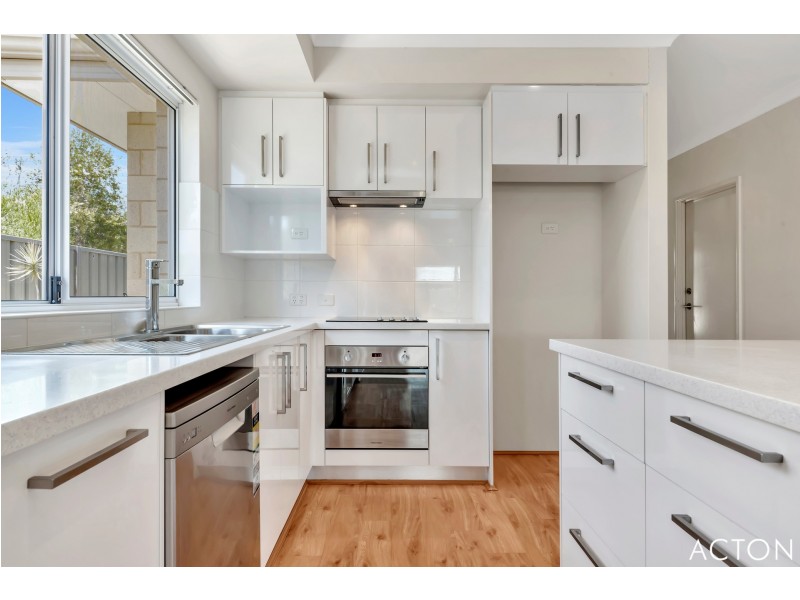 2 Vaucluse Way, Coodanup WA 6210