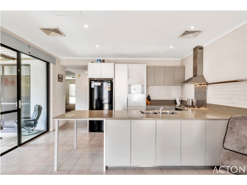 12 Middleton Loop, Meadow Springs WA 6210