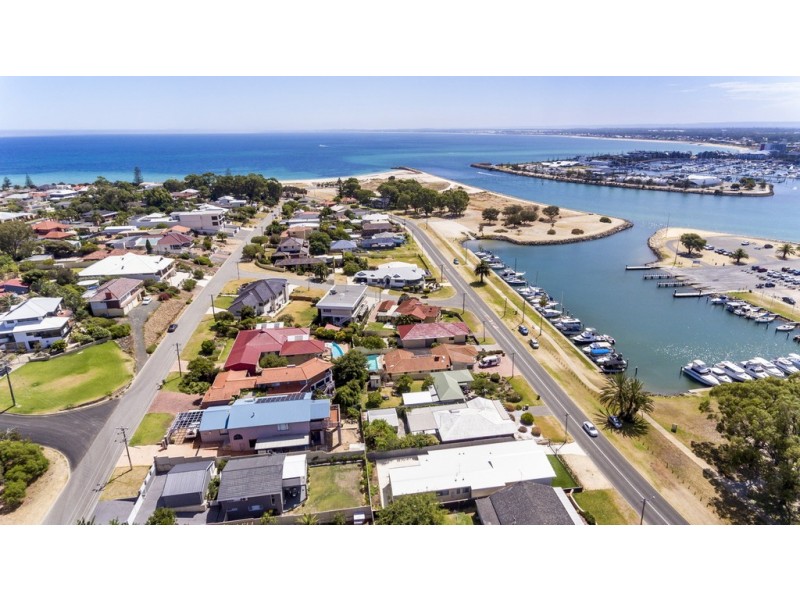 31 Hill Street, Halls Head WA 6210