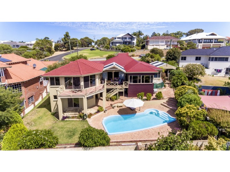 31 Hill Street, Halls Head WA 6210