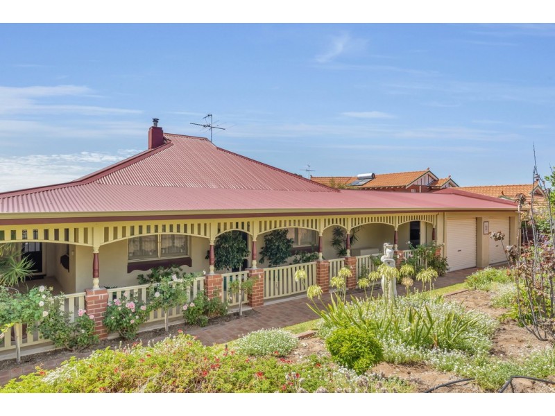 31 Hill Street, Halls Head WA 6210