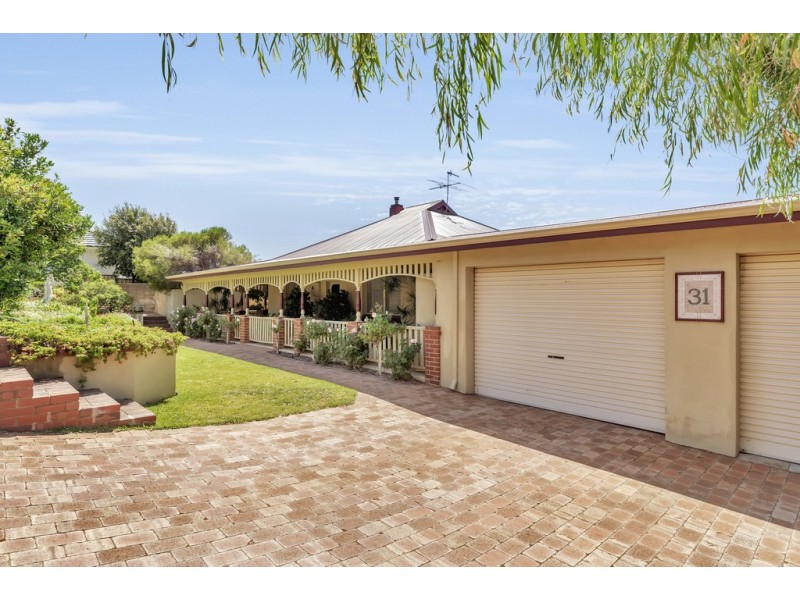 31 Hill Street, Halls Head WA 6210